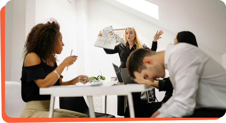 Groep sales medewerkers met stress en moedeloos